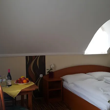 Venusz 2 Panzio Bed and Breakfast *