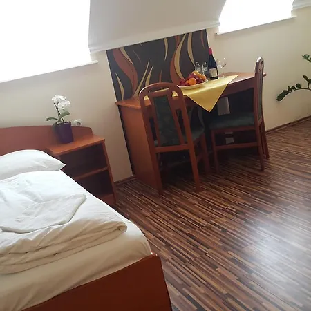 Bed and Breakfast Venusz 2 Panzio Inárcs