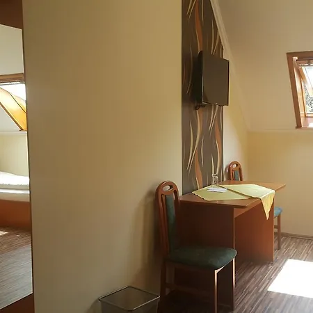 Venusz 2 Panzio Inárcs