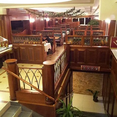 Venusz 2 Panzio Inárcs